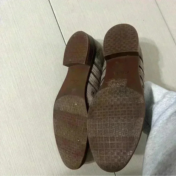 Clarks Women's Size 7.5 Gun Metal Metallic Trish Bell Slip On Booties Shoes - Picture 4 of 8